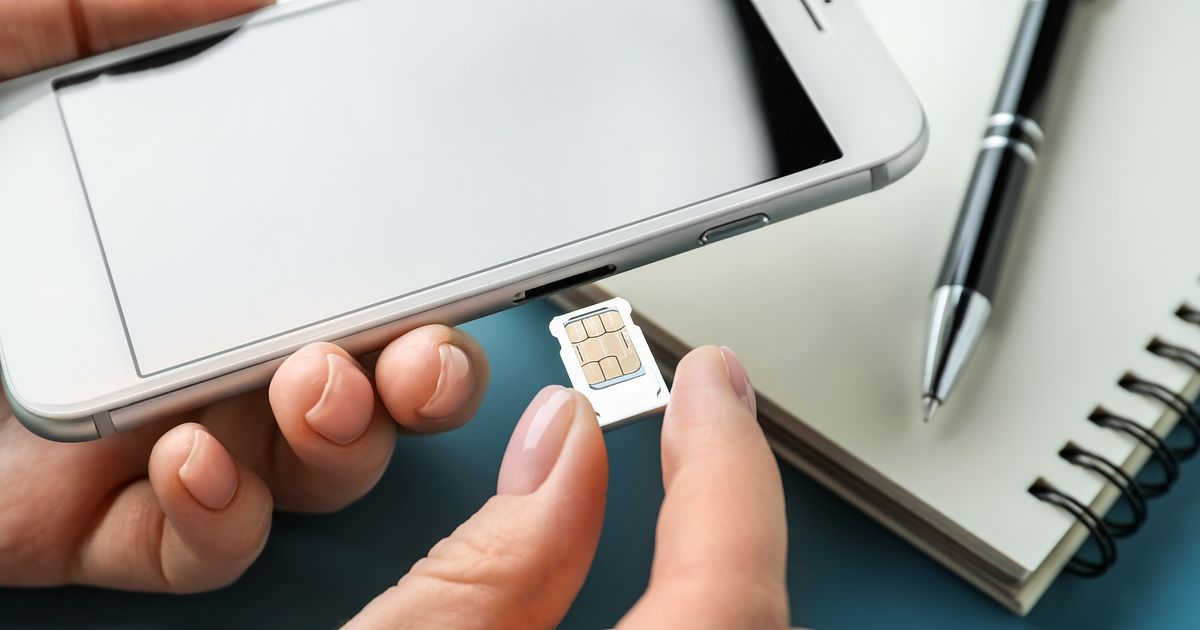 プリペイドSIMとは?購入できるコンビニやメリット・デメリットなどを紹介