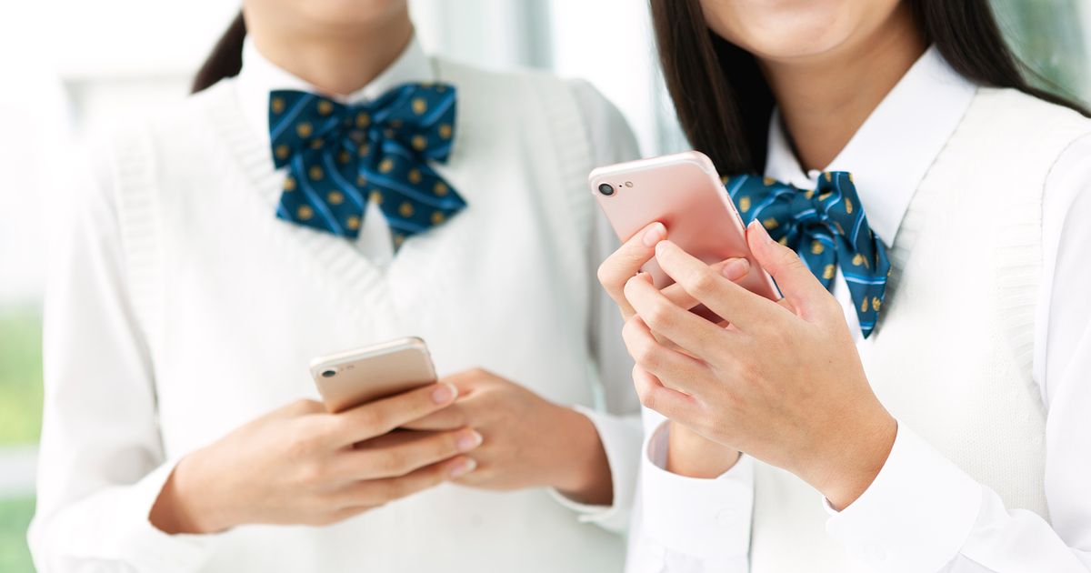 スマホの契約は何歳からできる?契約に必要なものや注意点も紹介